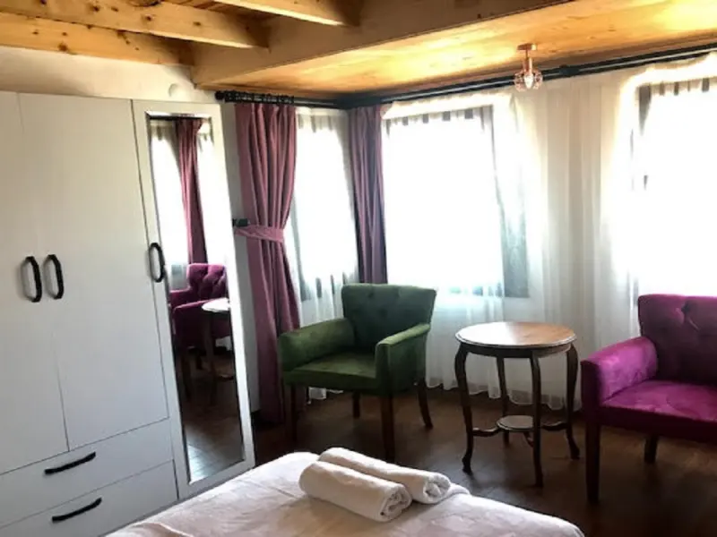 Karyada Hotel 21