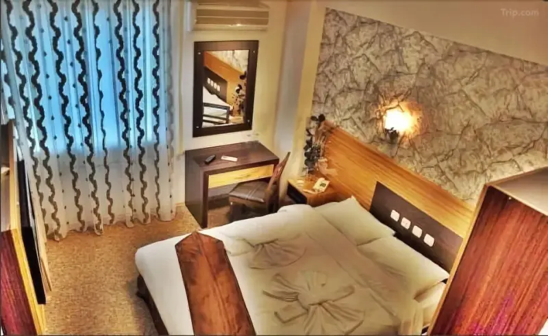 Esin Otel 12