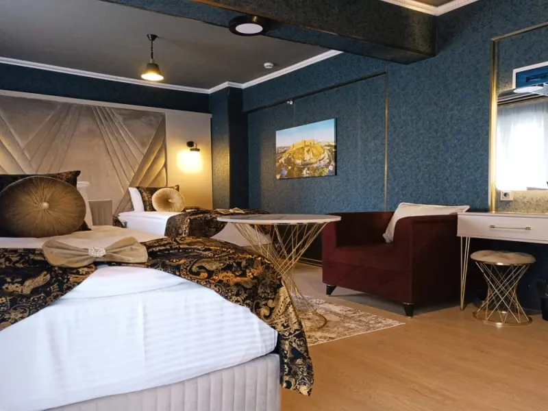 Moonday Hotel 13