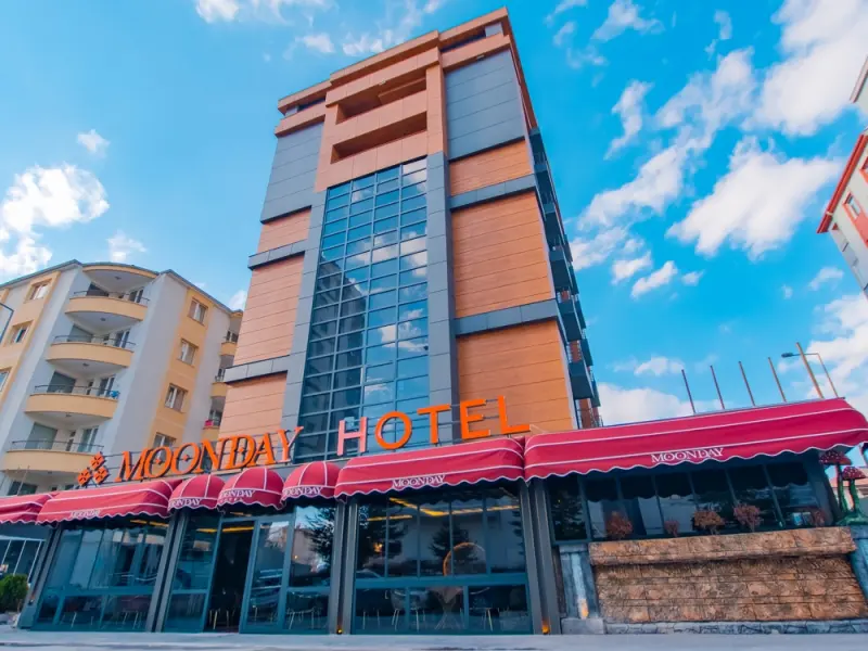 Moonday Hotel 6