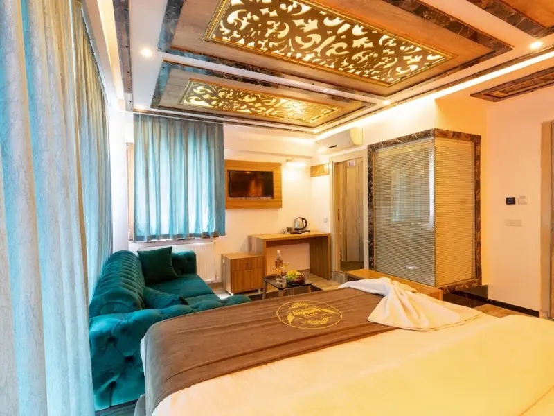 Holiday Business Suit Otel 12