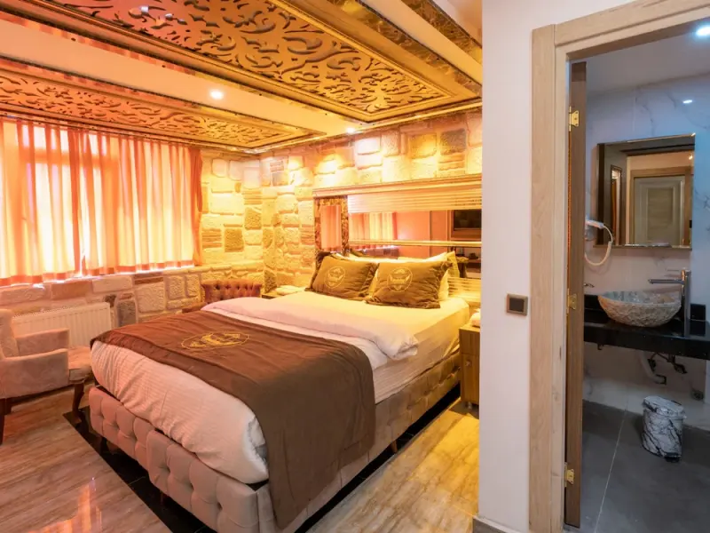Holiday Business Suit Otel 13