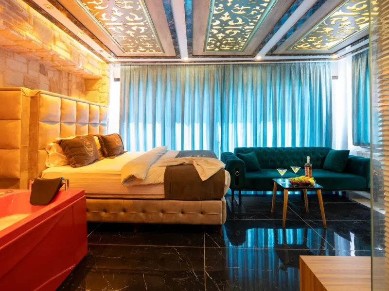 Holiday Business Suit Otel 17