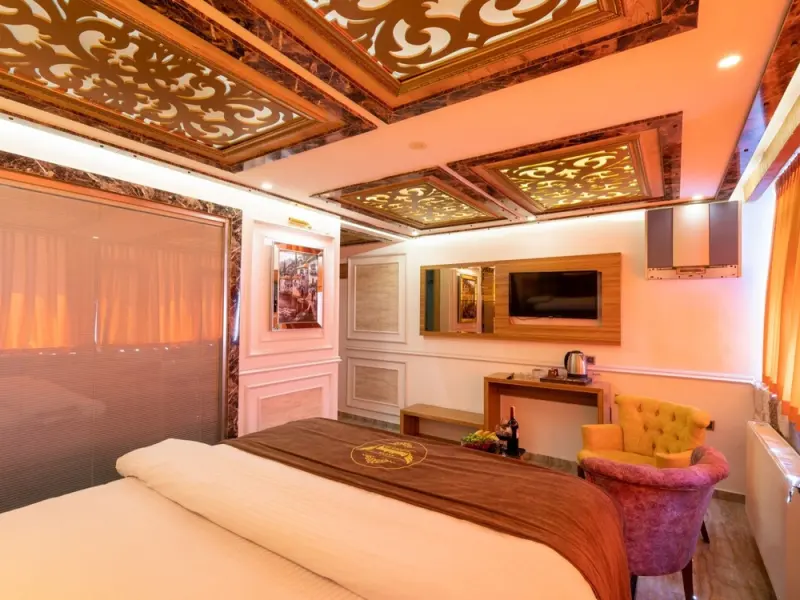 Holiday Business Suit Otel 24
