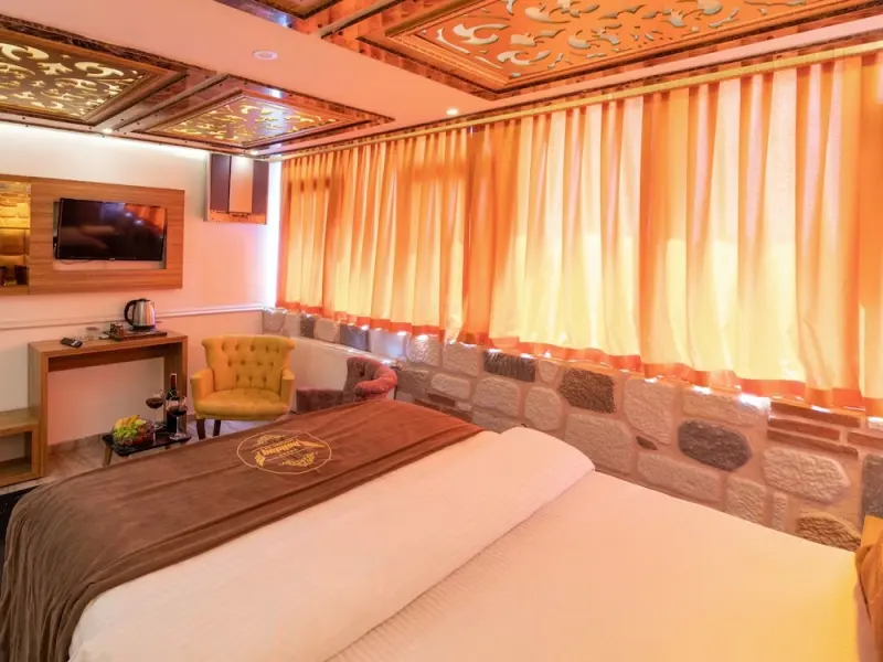 Holiday Business Suit Otel 26