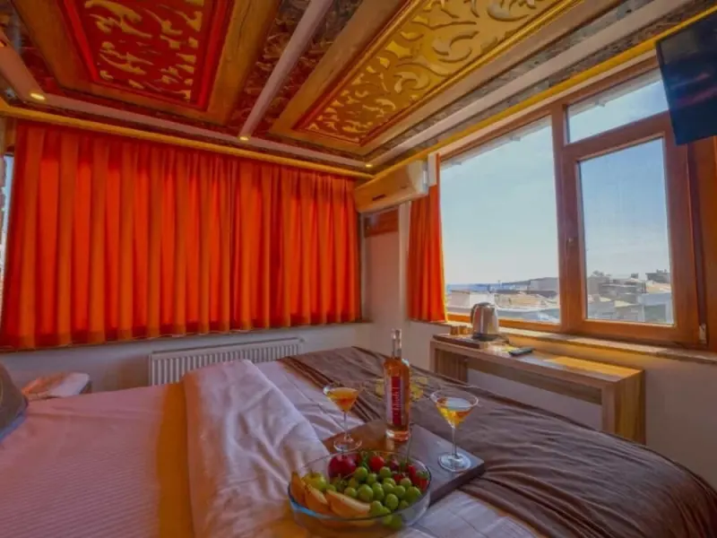 Holiday Business Suit Otel 33