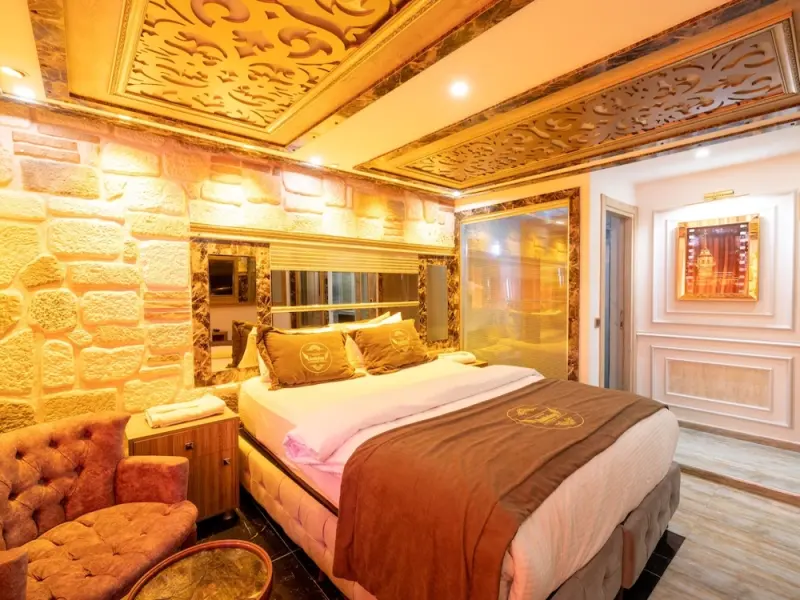 Holiday Business Suit Otel 7