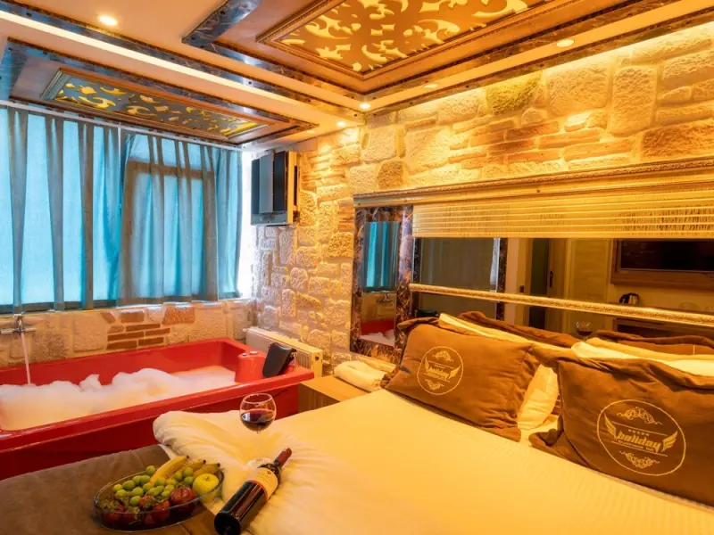 Holiday Business Suit Otel 9