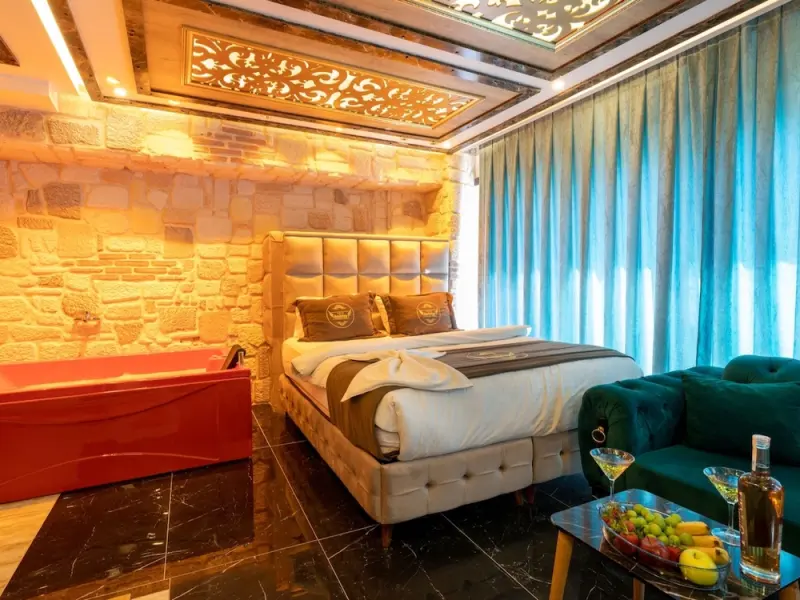 Holiday Business Suit Otel 10