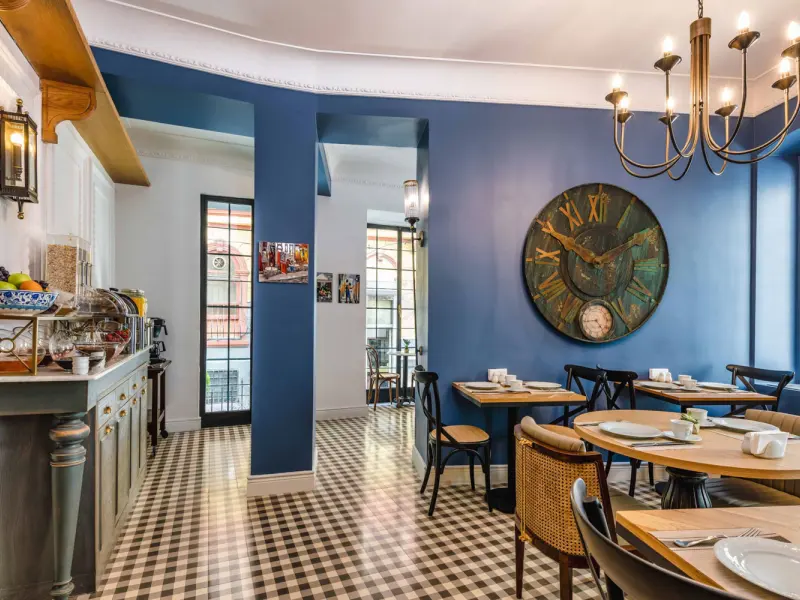 Petros Hotel 7