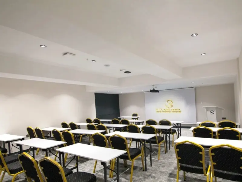 S Class Hotel & Convetion Center 18