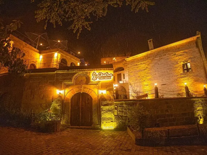Pietra Cave Suites 2