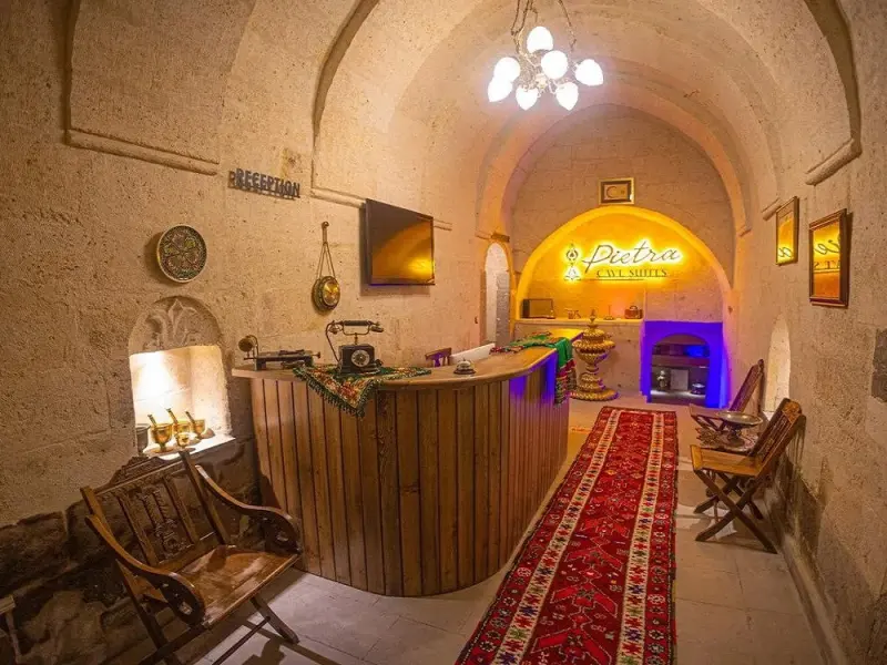Pietra Cave Suites 8