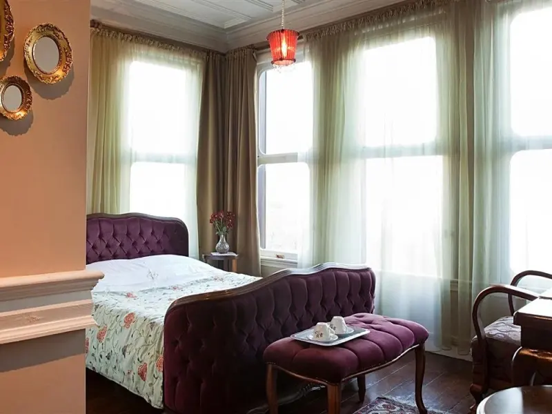 Kitap Evi Otel 24