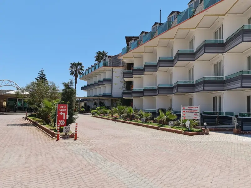 Ünlüselek Hotel 8