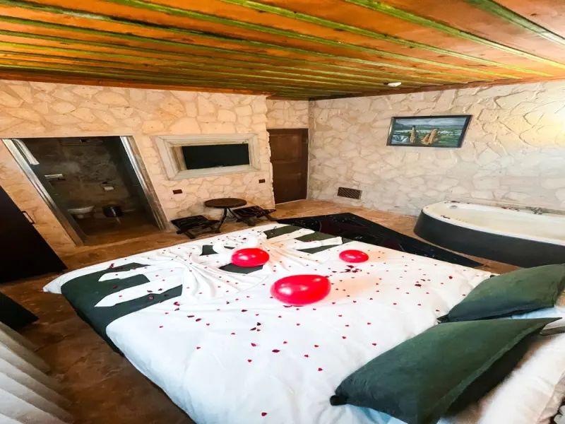 By Yüksel Cave House 11