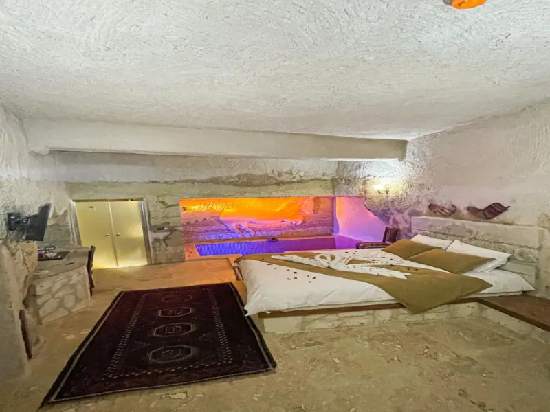 By Yüksel Cave House 12