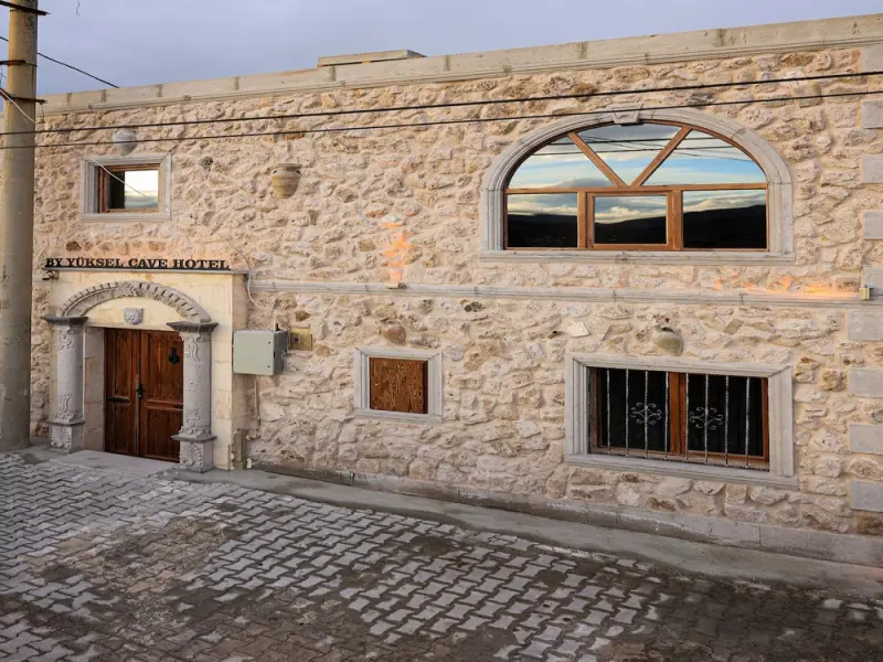 By Yüksel Cave House 13
