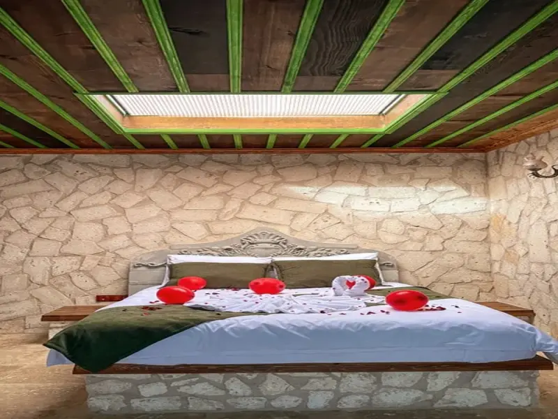 By Yüksel Cave House 17