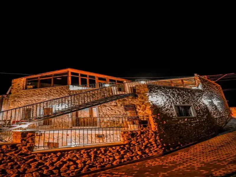 By Yüksel Cave House 25