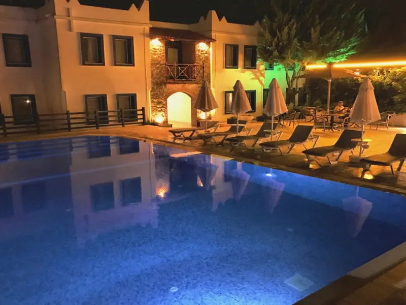 Atrium Hotel 1
