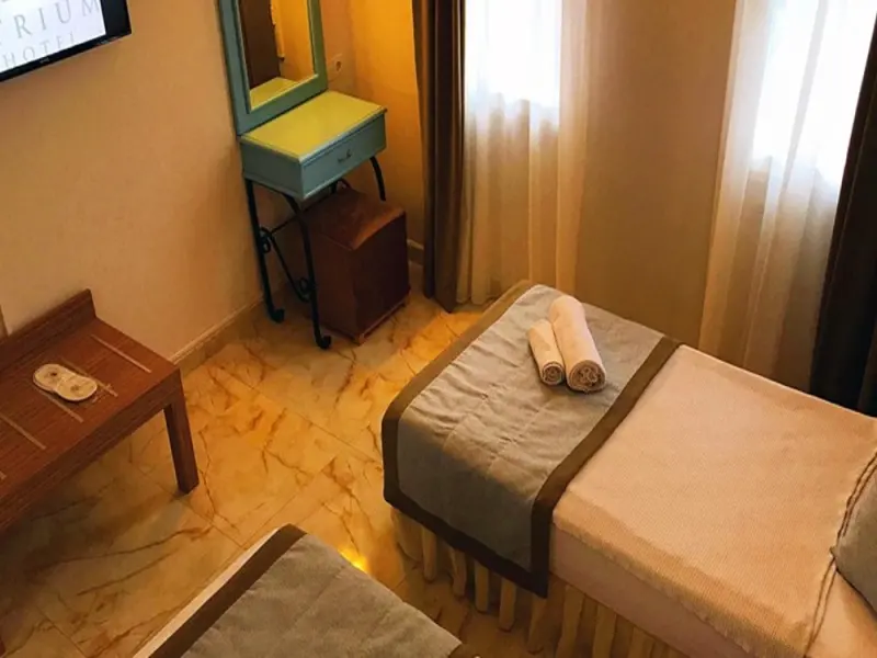 Atrium Hotel 11