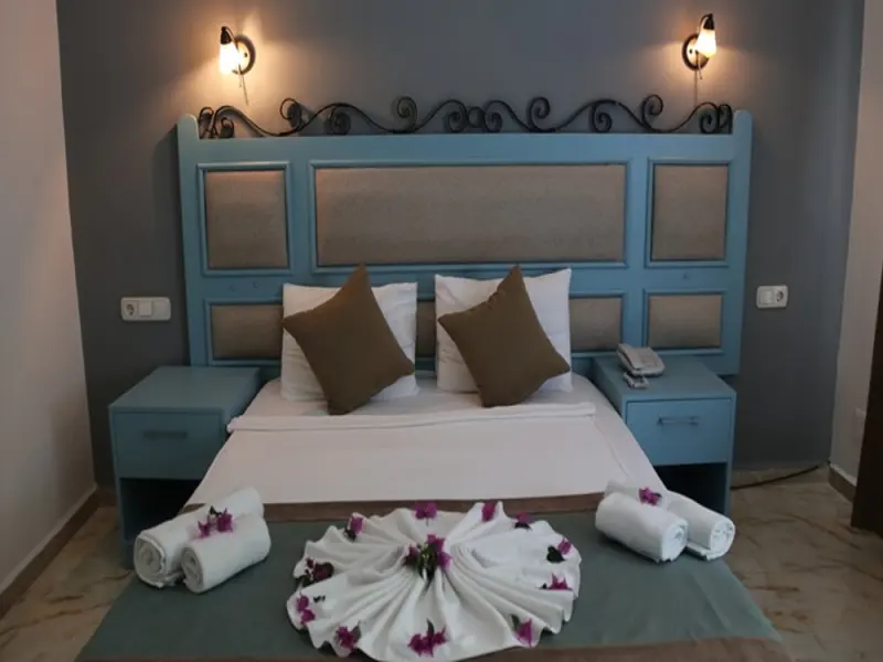 Atrium Hotel 19