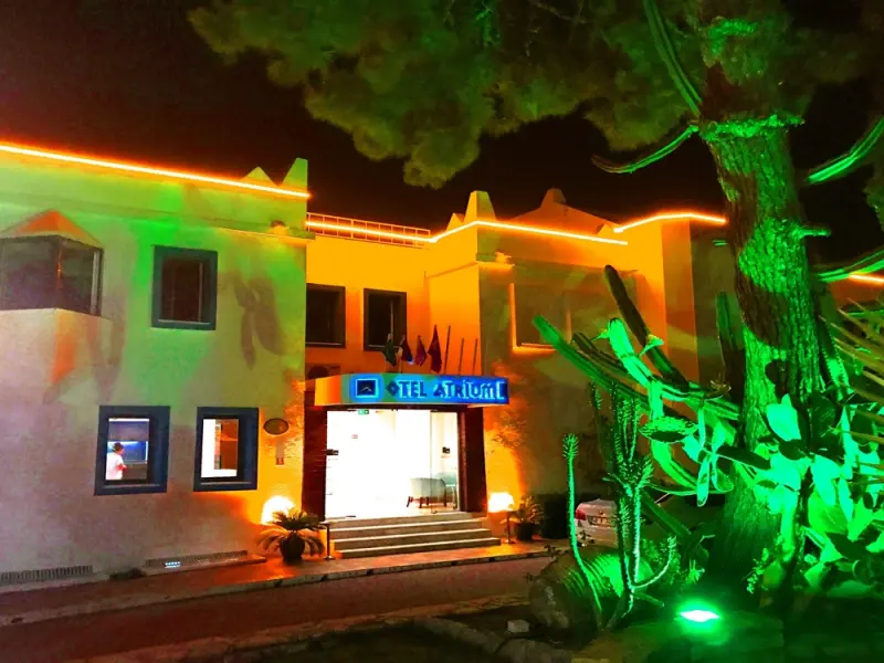 Atrium Hotel 20