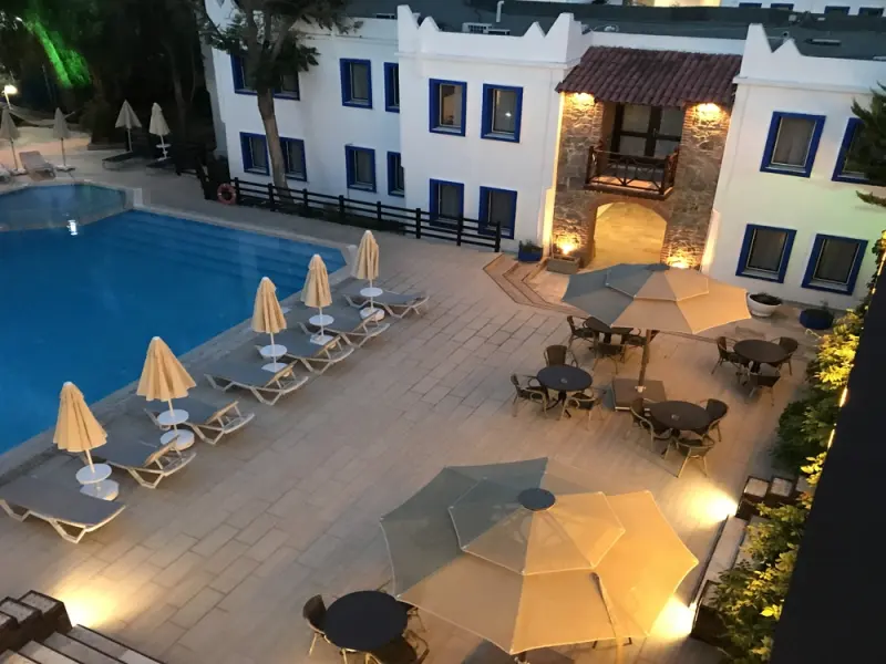 Atrium Hotel 30