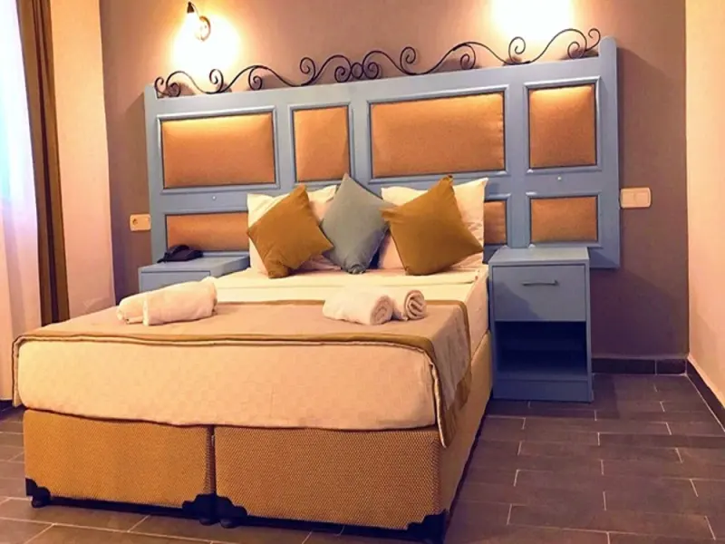 Atrium Hotel 5