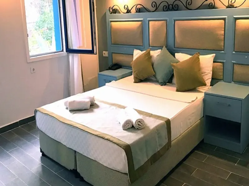 Atrium Hotel 7