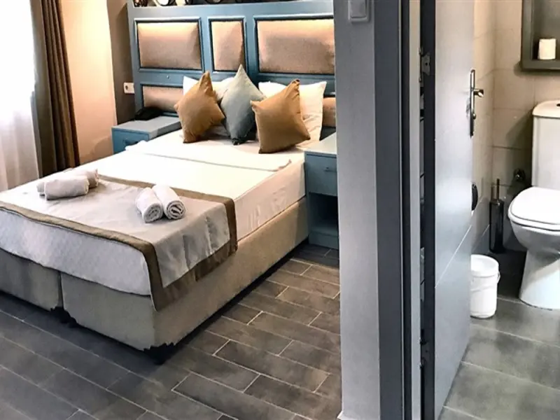 Atrium Hotel 9