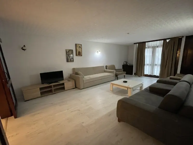 Atrium Hotel 10