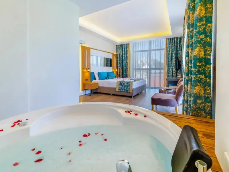 Algora Halal Hotel & Spa 11