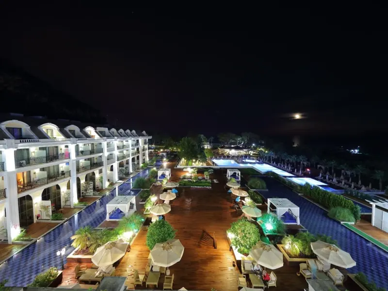 Juju Premier Palace 12
