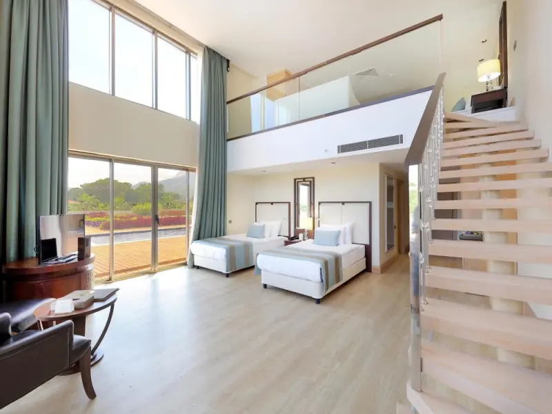 Juju Premier Palace 33