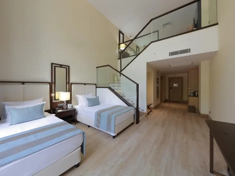 Juju Premier Palace 9