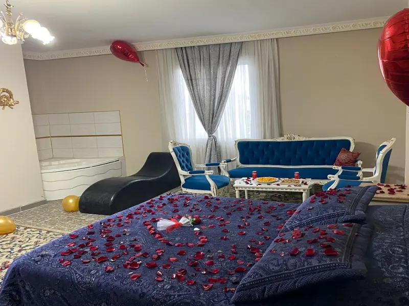Metros Hotel 8