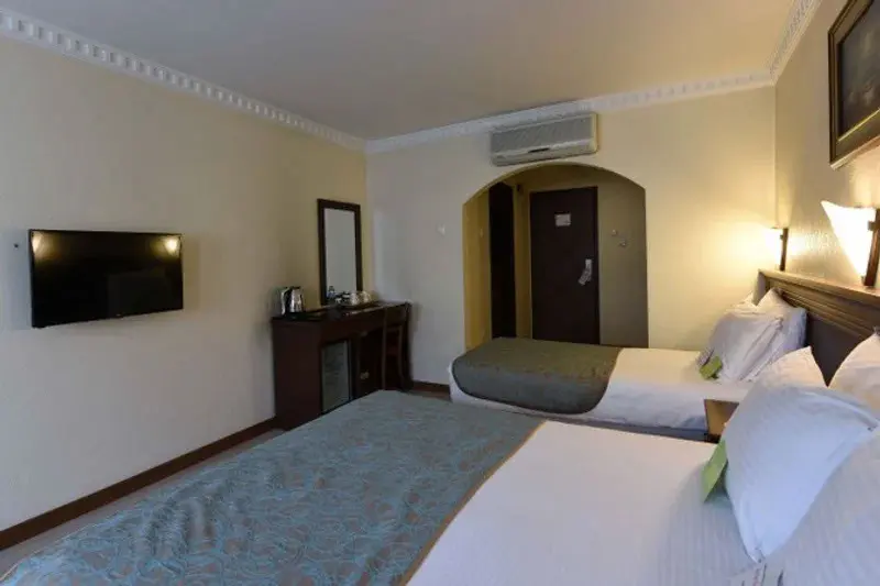 Asal Hotel 13