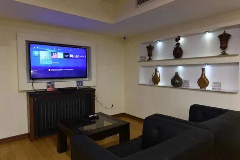 Asal Hotel 4