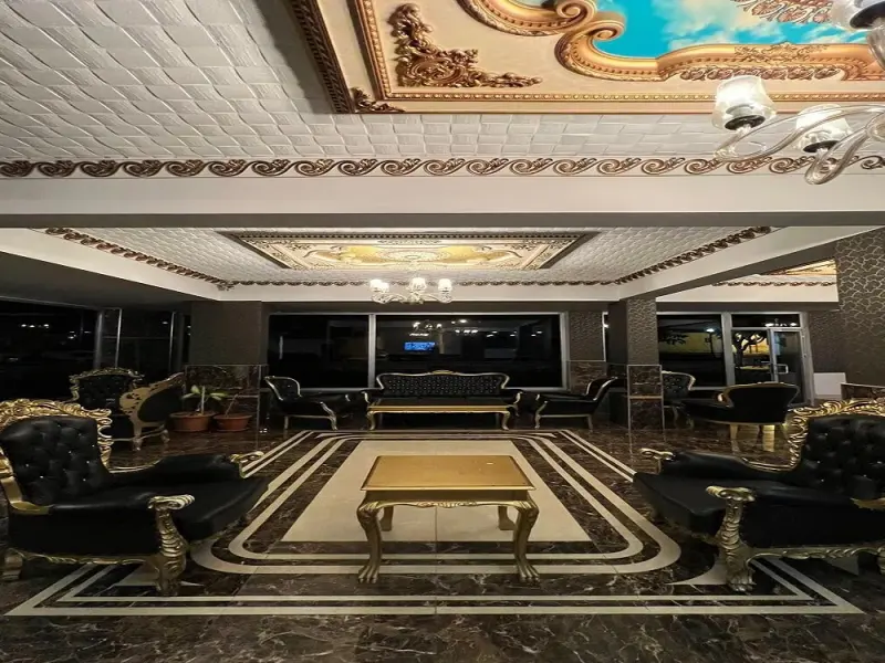 Grand Black Hotel 3