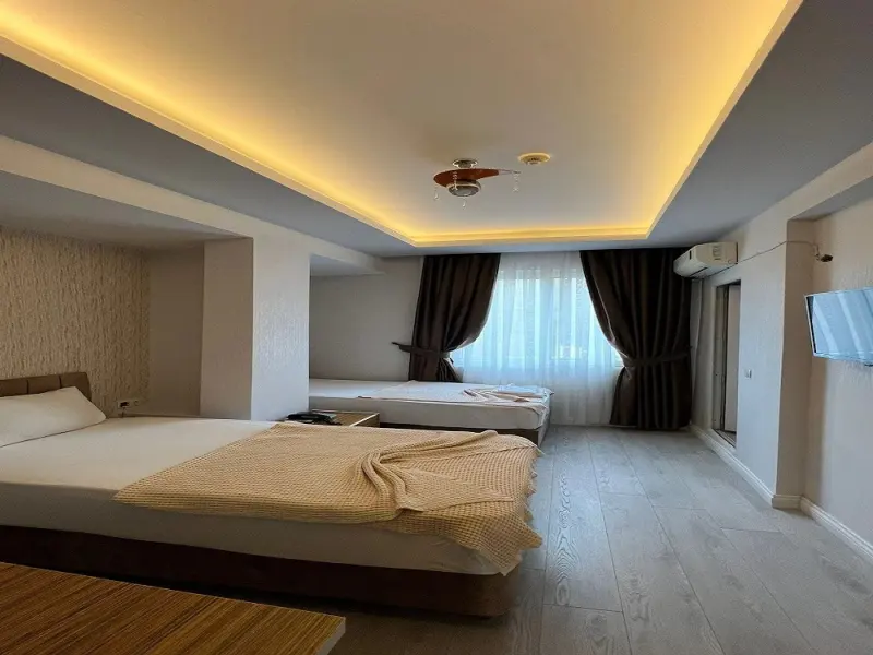 Grand Black Hotel 7