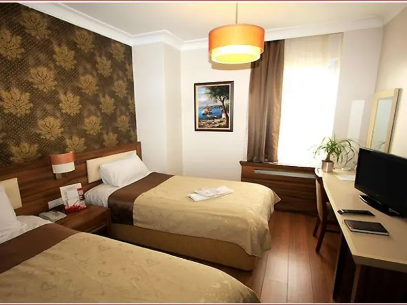 My Rose Hotel 11