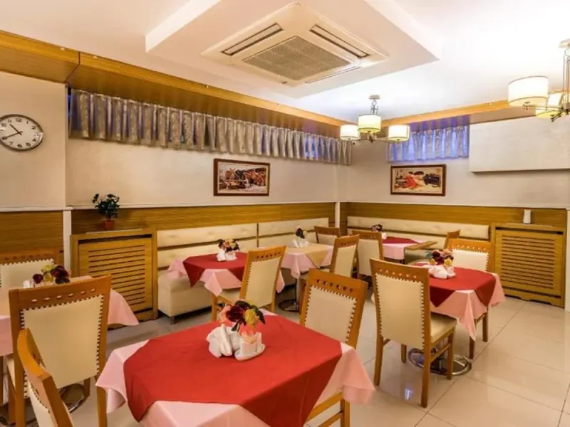 My Rose Hotel 12