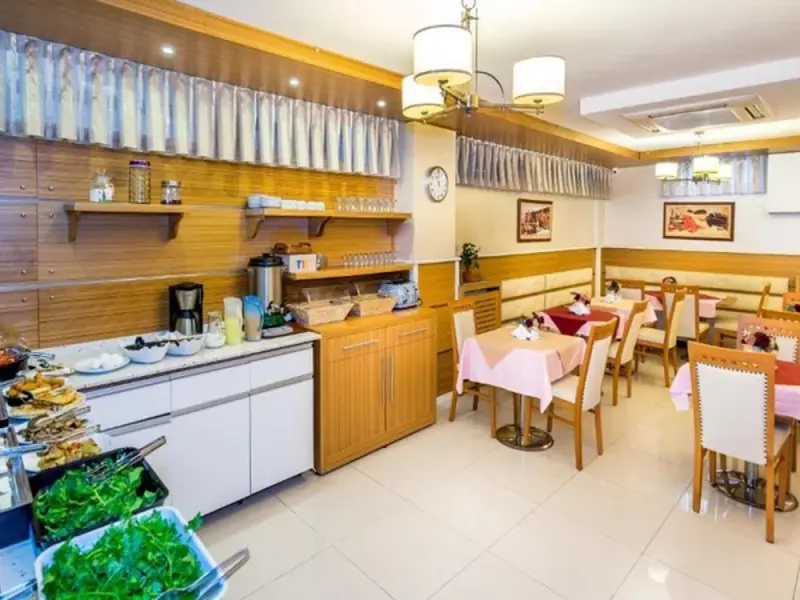 My Rose Hotel 15