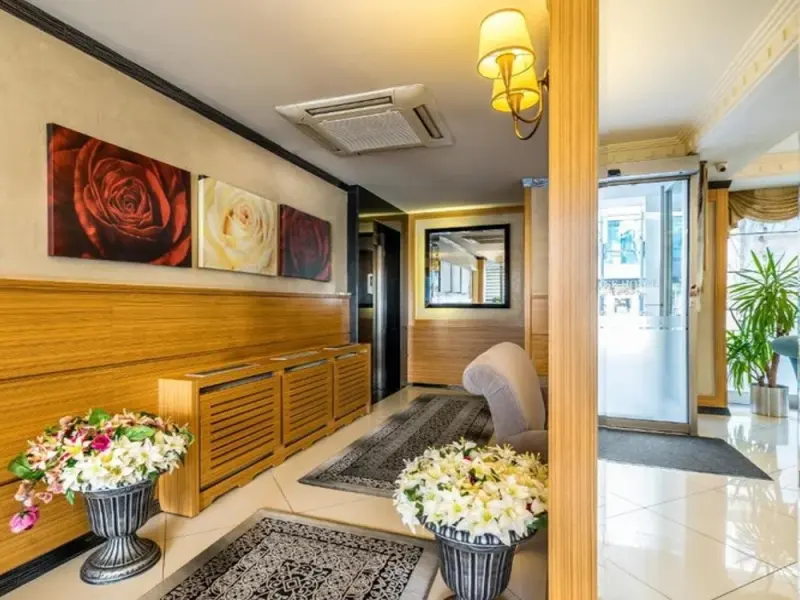 My Rose Hotel 6