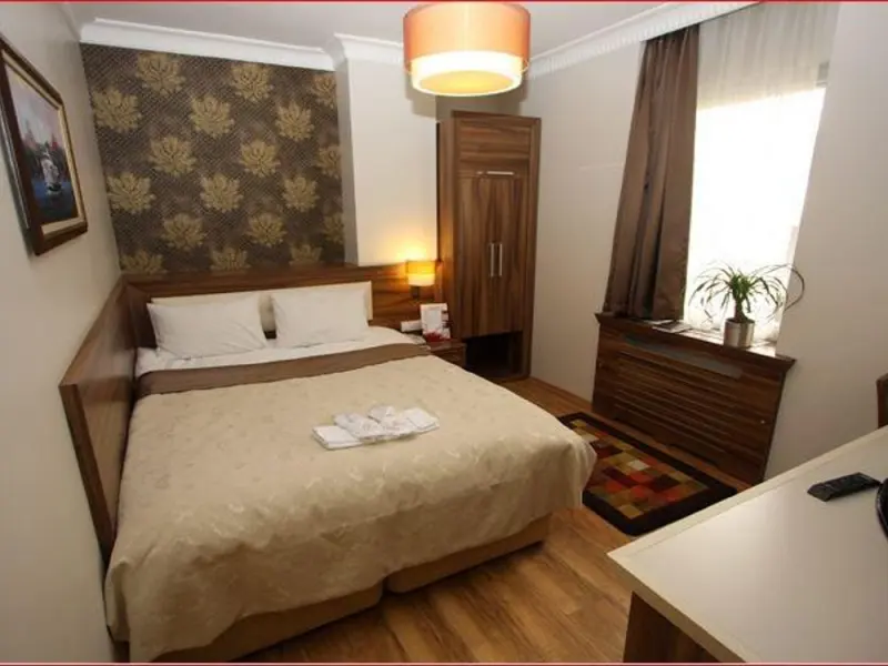 My Rose Hotel 9