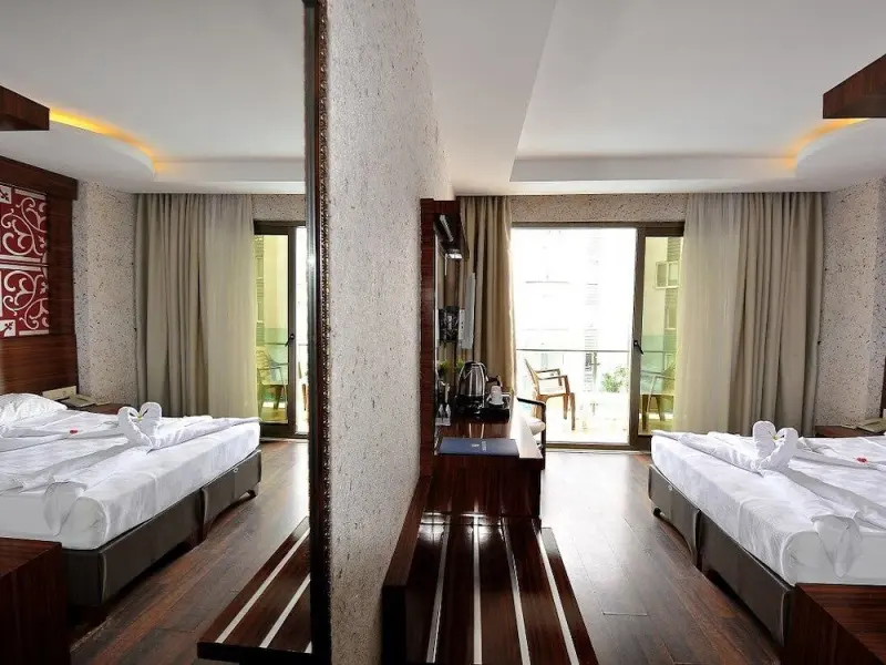 Uk Blue Coast Hotel 13