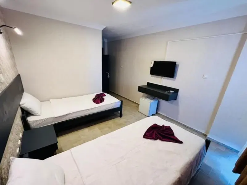 Blue Golden Sea Hotel 8