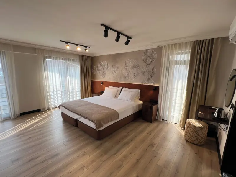 Oji Hotel 28